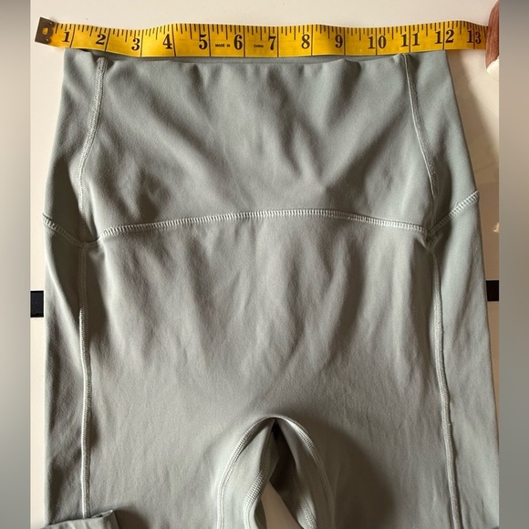 Two-Piece Gray Activewear Set | High-Waisted Leggings & Sports Bra like new - Picture 12 of 14